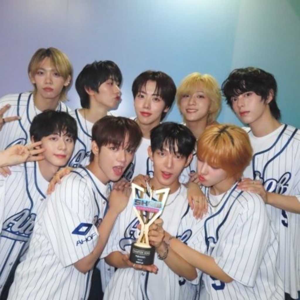 AHOF「SHOW CHAMPION」で1位を獲得！タイトル曲で2冠達成