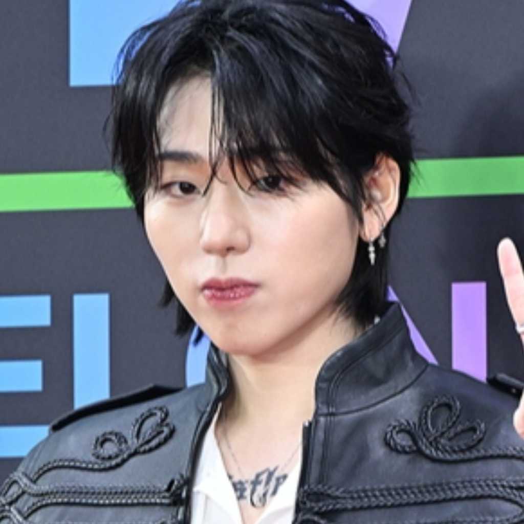 【PHOTO】Block B ジコ「MMA 2025」レッドカーペットに登場