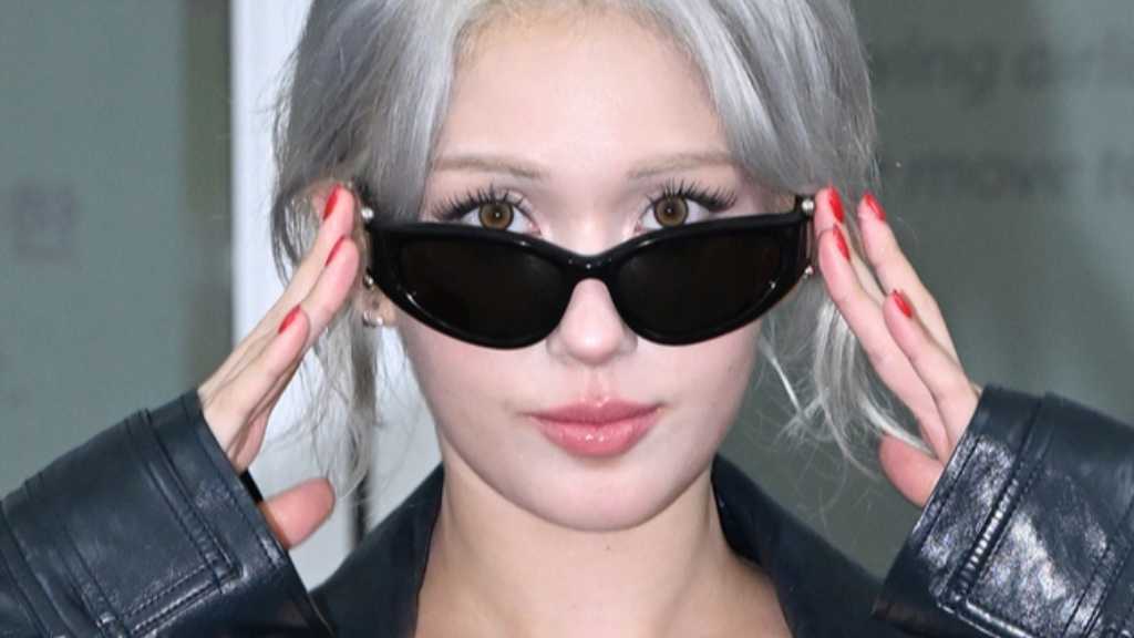 【PHOTO】チョン・ソミ、海外スケジュールのためフランスへ出国