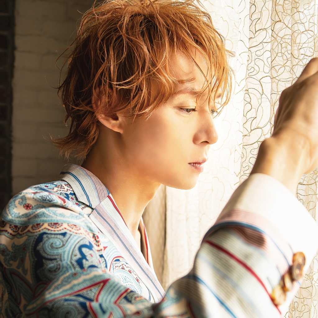 ユチョン、新曲「153cm」MV公開…上裸にジャケット姿でパフォーマンス披露