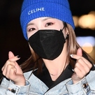 【PHOTO】元2NE1のDARA、ラジオ番組の収録に参加…キュートに挨拶（動画あり）