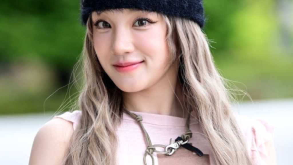 【PHOTO】i-dle ウギ、ラジオ出演のため放送局へ…キュートな表情