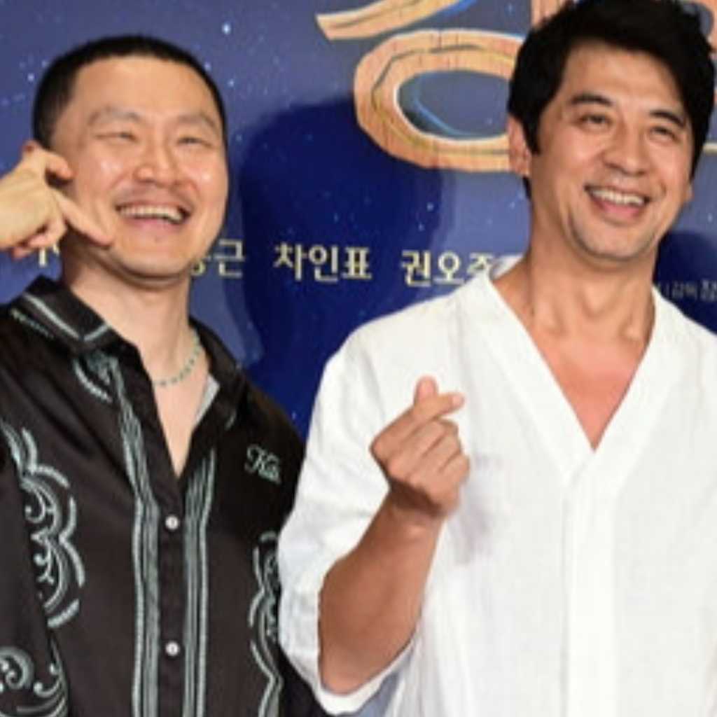 【PHOTO】Secret出身ジウン＆パク・ウィ夫婦ら、映画「キング・オブ・キングス」フォトウォールイベントに出席