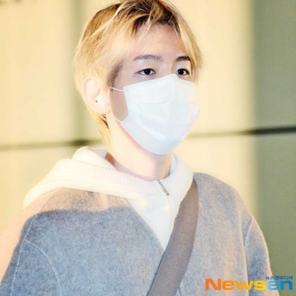 【PHOTO】EXO ベクヒョン、海外スケジュールのため出国（動画あり）