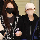 【PHOTO】aespa、海外スケジュールを終えて韓国に到着…4人並んで仲良く登場(動画あり)