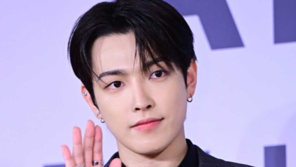 ATEEZのHONGJOONG、HYBE バン・シヒョク議長に言及？新曲の歌詞について事務所がコメント
