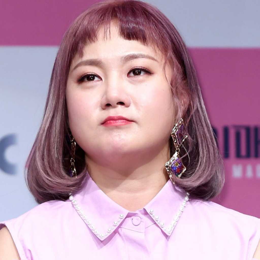 “活動休止中”パク・ナレ、マッコリ醸造学校で授業に参加する近況がキャッチ…賛否の声続く