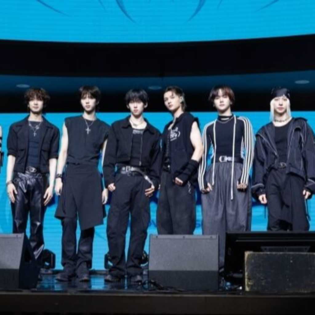 AMPERS&ONE、3rdミニアルバム「LOUD & PROUD」ショーケースで意気込みを語る“ついに自分たちにぴったりの服を着た”