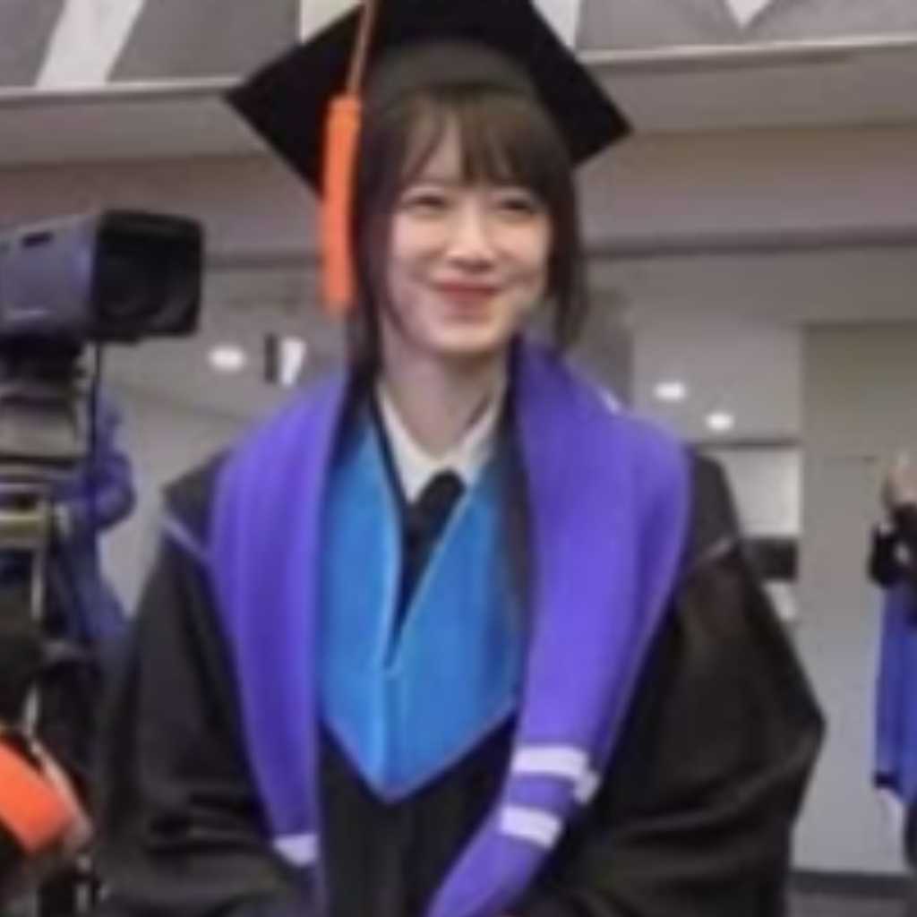 “修士号取得”ク・ヘソン、学位証明書を初公開！授与式の様子も…SNSで感謝綴る