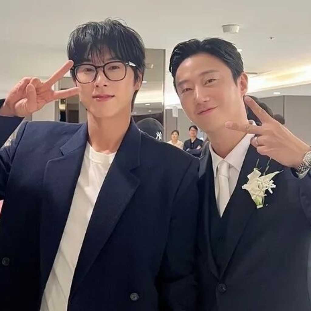 東方神起 ユンホ、ハン・ウンソンの結婚を祝福！“手繋ぎショット”を公開