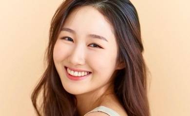 “ソン・ガインの姪”女優チョ・ウンソ、圧倒的な歌唱力と美貌が話題に…番組での共演に反響