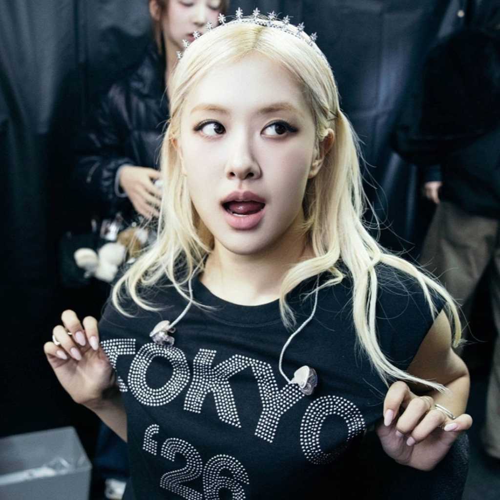 BLACKPINK ロゼ、東京公演のステージ衣装はLevi's(R)が制作!洗練されたスタイリングの数々