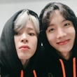 BTS（防弾少年団） ジミン、J-HOPEの誕生日をお祝い…お茶目な2ショットを公開