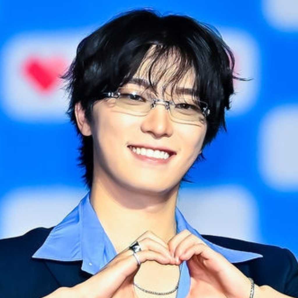 【PHOTO】“SEVENTEEN ディノのサブキャラ”Picheolin「2026 SBS歌謡大典 Summer」ブルーカーペットに登場