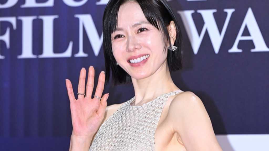 ソン・イェジン、SNSで近況を公開！息子との2ショットが話題