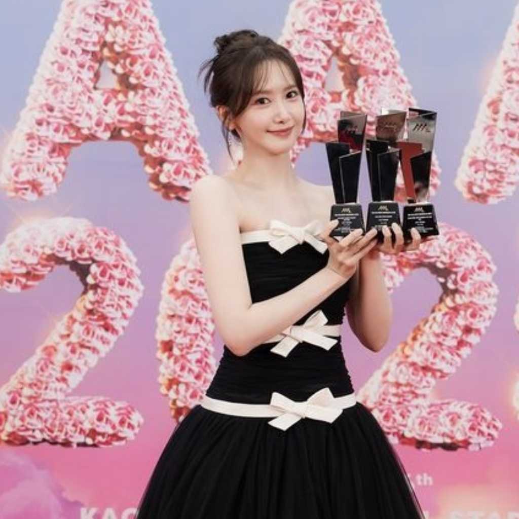 少女時代 ユナ「2025 AAA」で大賞を含む3冠を獲得“これからも見守ってほしい”