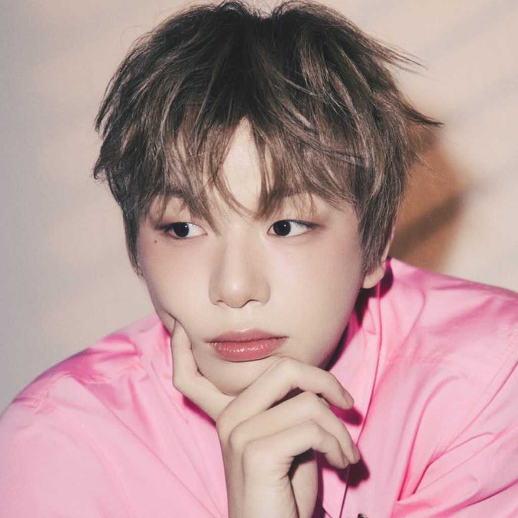 カン・ダニエル、本日（2/9）入隊…生配信でファンに挨拶