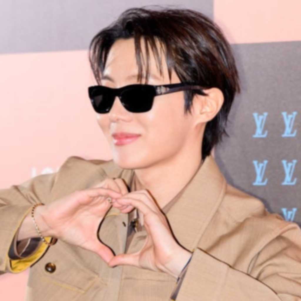 BTSのJ-HOPE、Stray Kids フィリックス、BLACKPINK リサら「ルイ・ヴィトン」のイベントに豪華スターが集結！