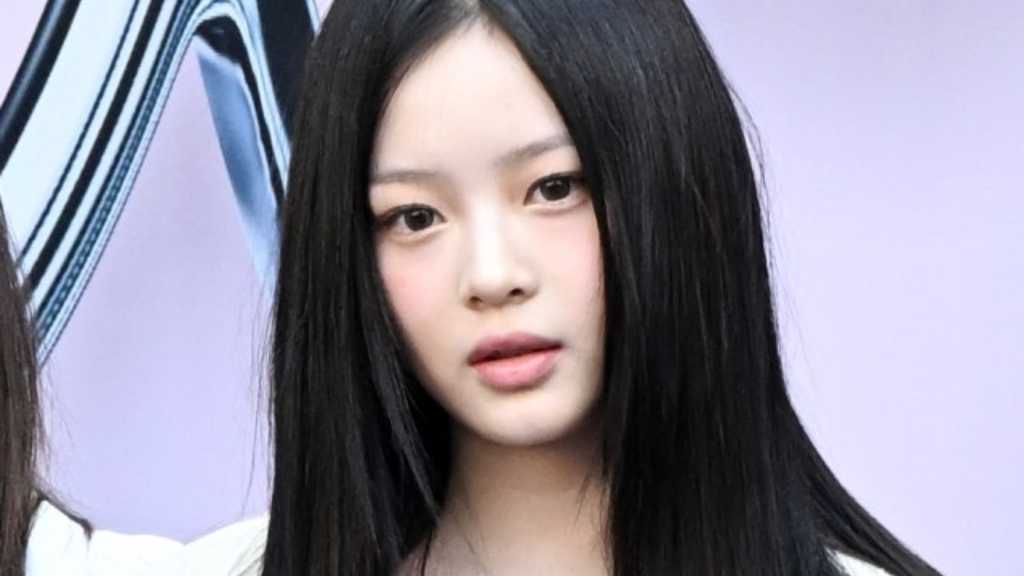 NewJeans ハニのビザ情報流出の疑い…ADOR役員らを刑事告発
