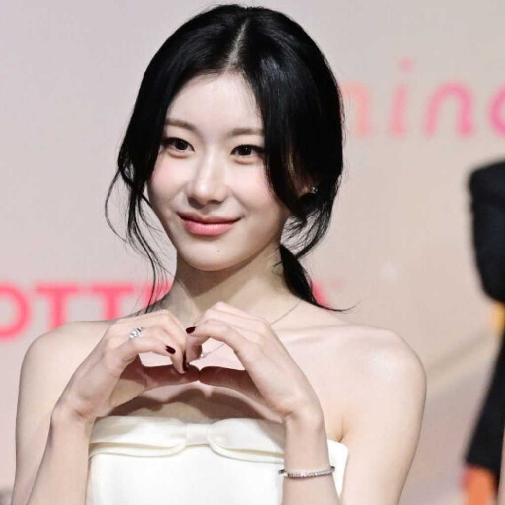 ITZY チェリョン、ファンミーティングで号泣も…母親が闘病中であることが明らかに