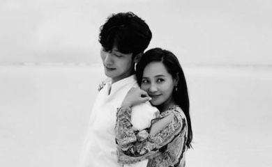 S.E.S. ユジン＆キ・テヨン夫妻、甘いバックハグも！娘たちと過ごす仲睦まじい家族写真を公開