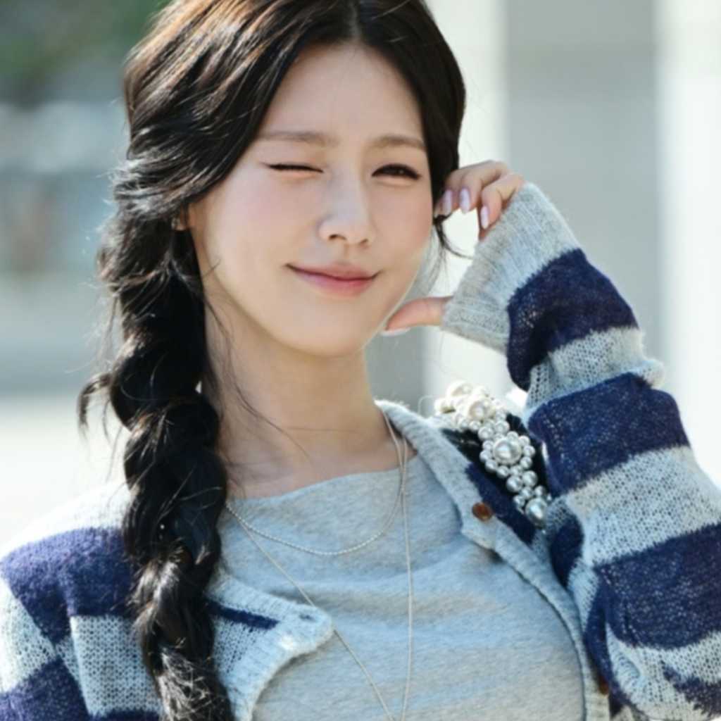 【PHOTO】i-dle ミヨン、ラジオ出演のため放送局へ…キュートなポーズで挨拶