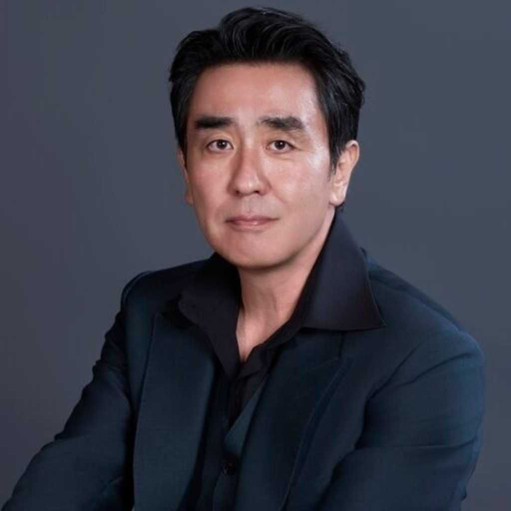 Disney+「パイン ならず者たち」リュ・スンリョン、東方神起 ユンホの情熱に驚き“勤勉のアイコン”