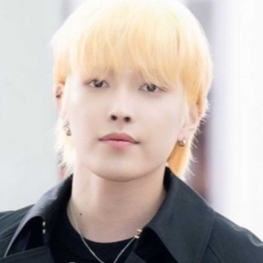 ATEEZのHONGJOONG、HYBE バン・シヒョク議長に言及？新曲の歌詞について事務所がコメント