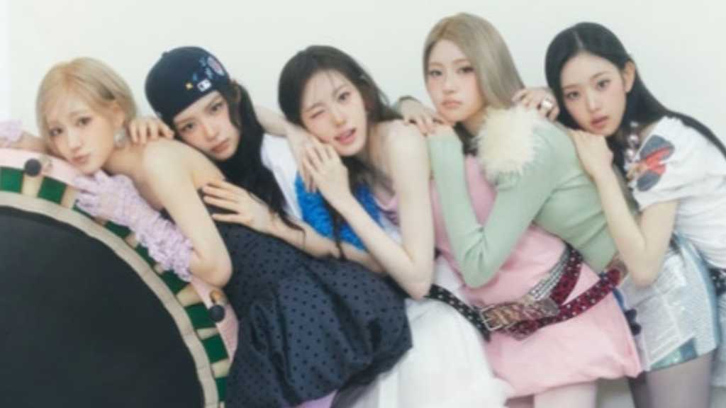 KiiiKiii、デビュー1周年記念を記念…「SINGLES」3月号カバーを飾る（動画あり）