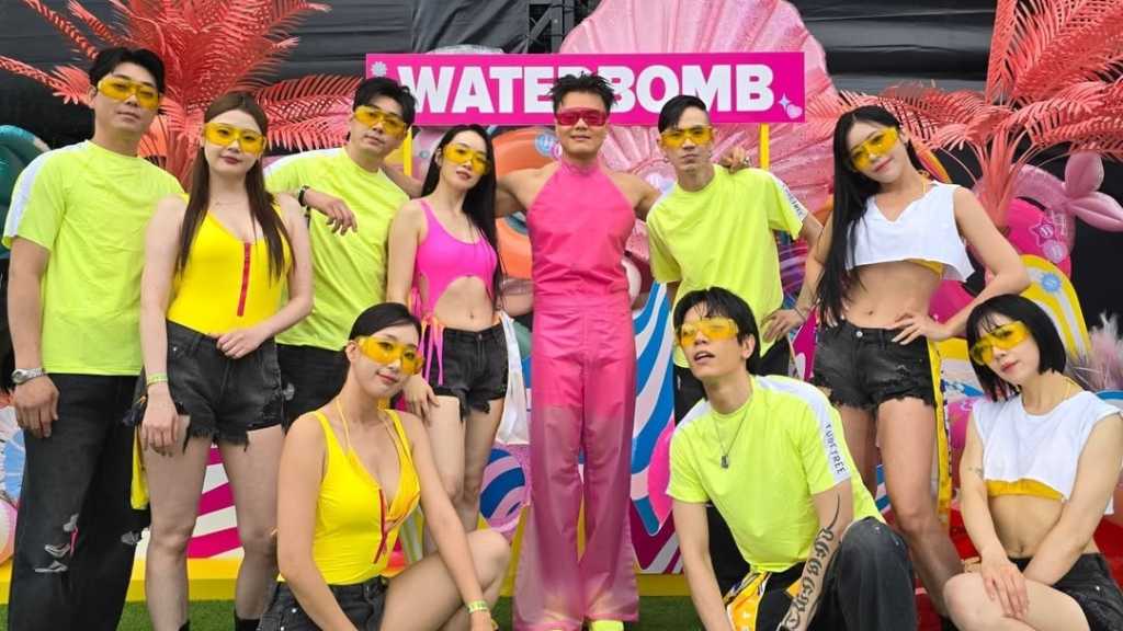 パク・ジニョン、ピンクのシースルー衣装が話題に！「WATERBOMB」で圧巻のステージを披露