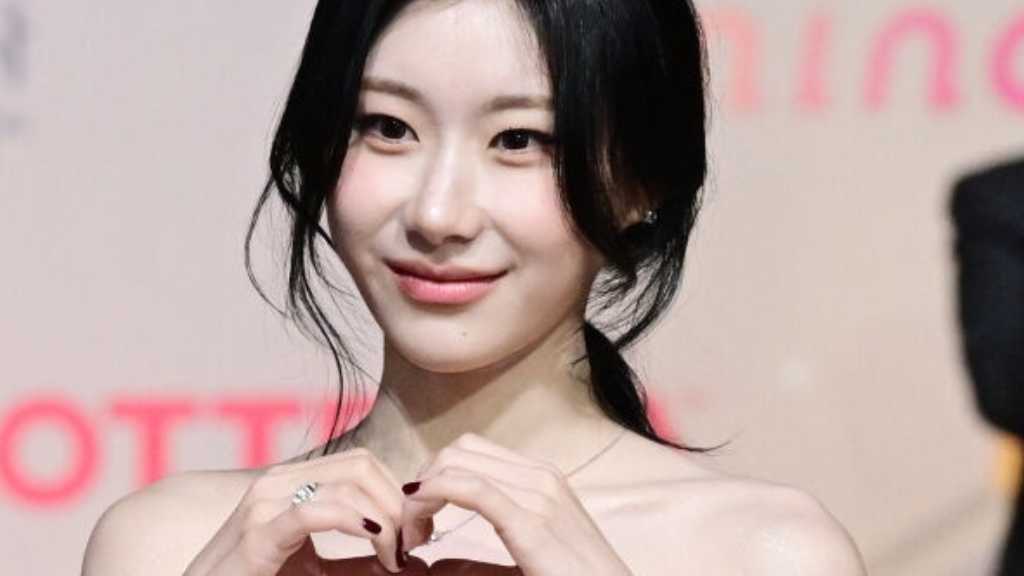 ITZY チェリョン、ファンミーティングで号泣も…母親が闘病中であることが明らかに