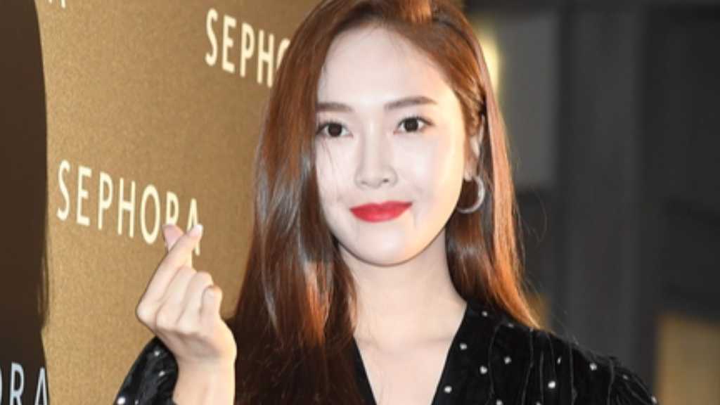 ジェシカ、少女時代の楽曲をコンサートで熱唱…ファンから様々な反応