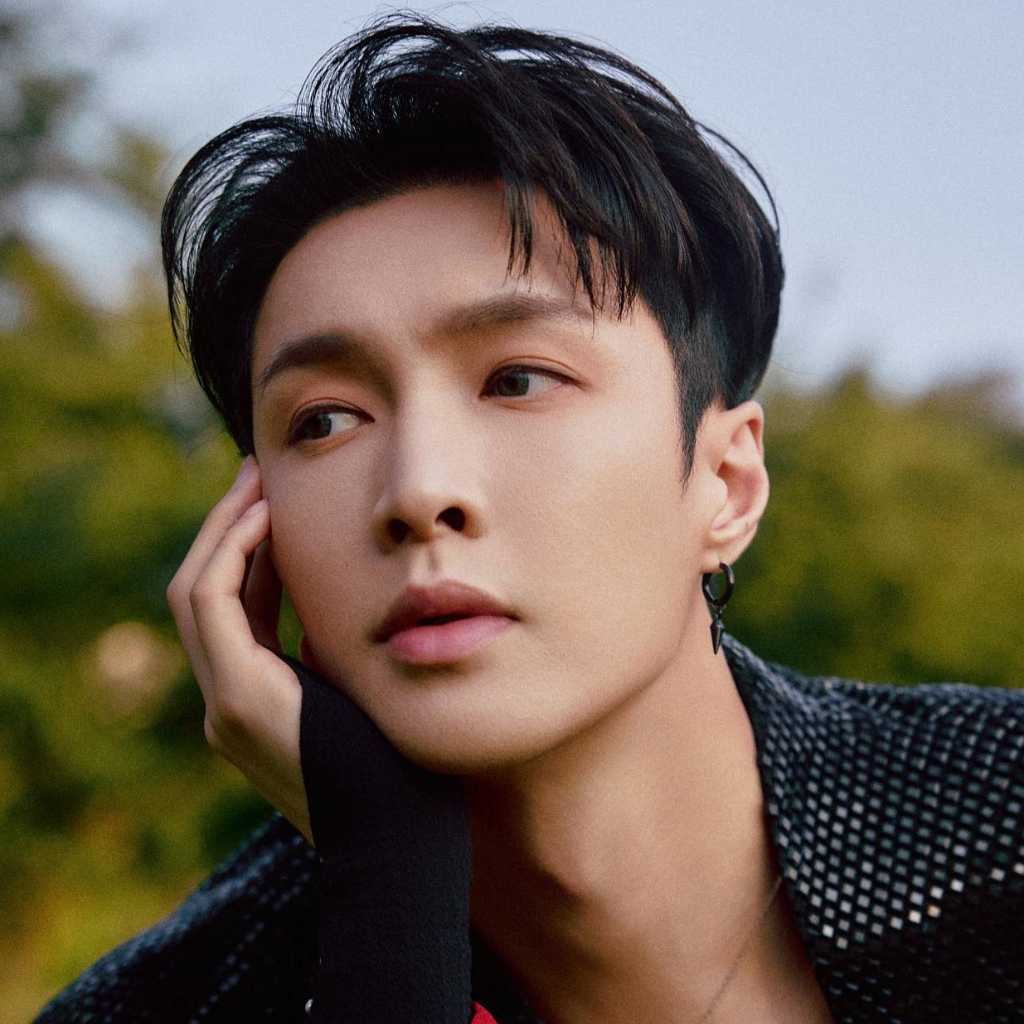 EXO レイ、突然のファンミーティング欠席を謝罪「心から申し訳なく思う」