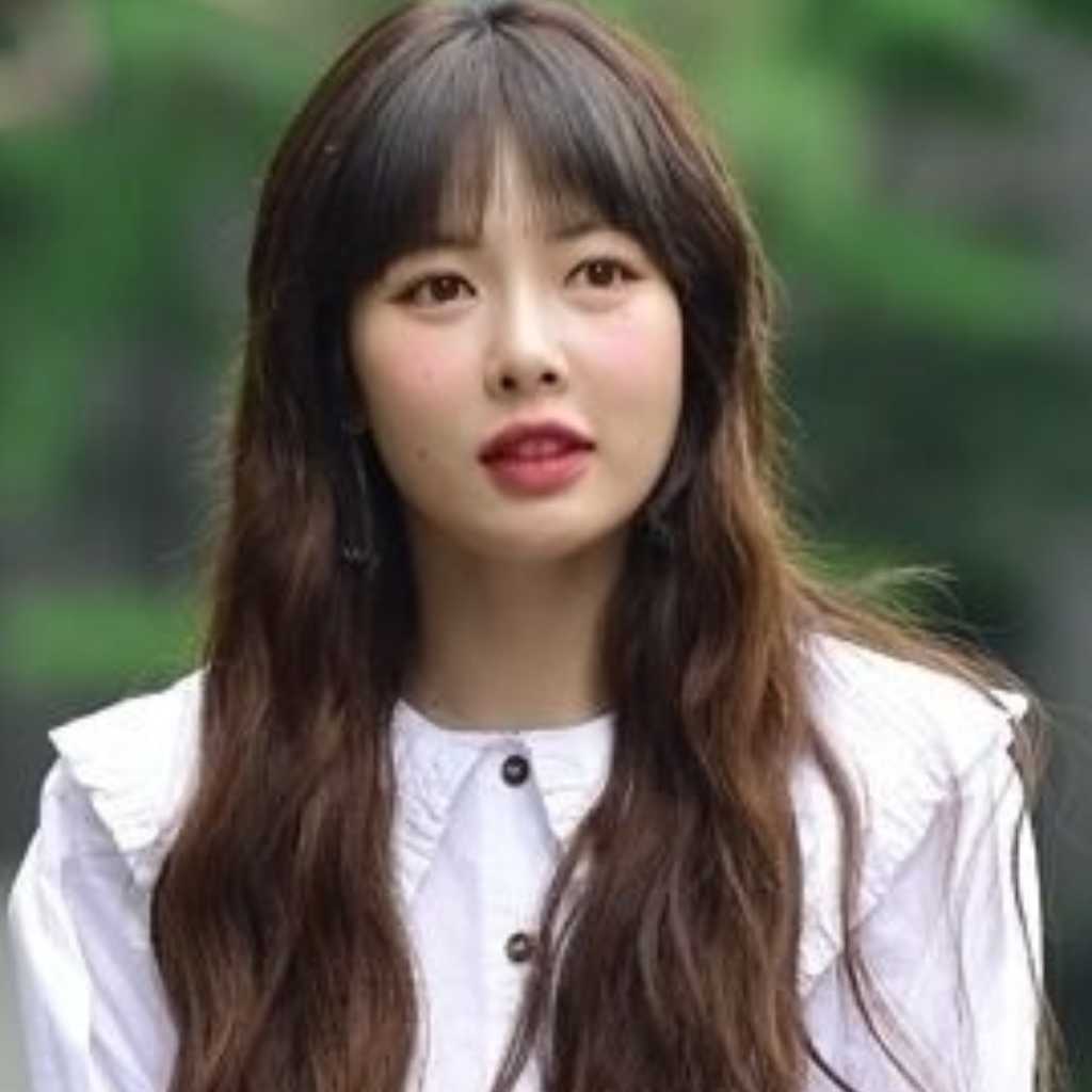 キム・ヒョナに再び妊娠説が浮上…夫で元Highlight ヨン・ジュンヒョンとのデート姿が話題