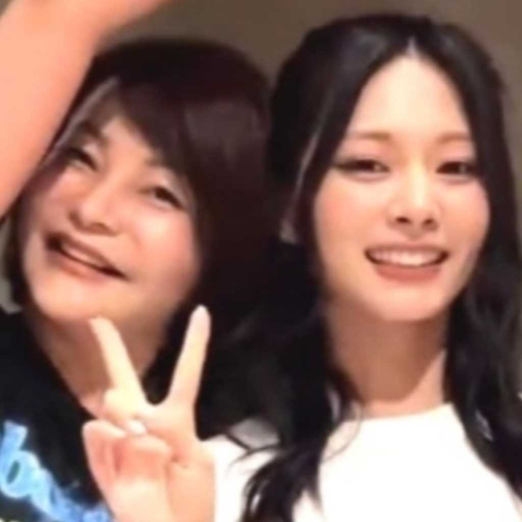 TWICE ツウィ、美人母&いとこらとのダンスチャレンジ動画が話題!