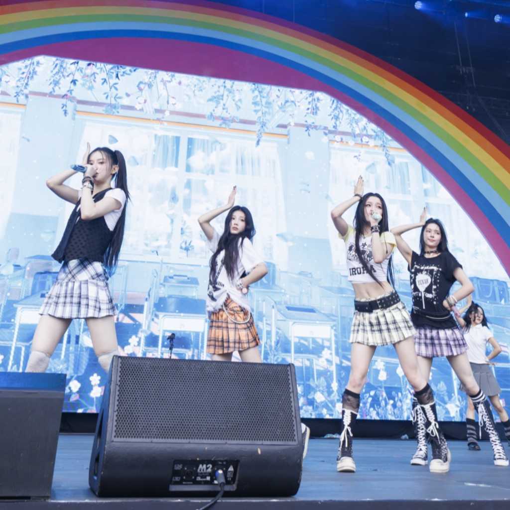 ILLIT、約3万人が来場した「LuckyFes'26」に初出演!最新曲もパフォーマンス
