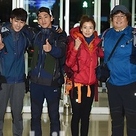 【PHOTO】B1A4 バロからソン・ホジュンまで「ジャングルの法則」収録のため出国“元気に挨拶”