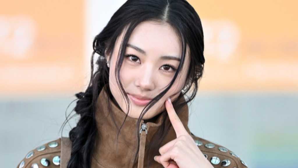 【PHOTO】MEOVV ガウォン、ファッションウィークに出席するためフランスへ出国（動画あり）