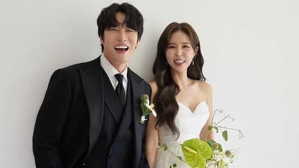 コヨーテ シンジ、5月に結婚控え…恋人ムンウォンと撮ったウエディング写真を公開