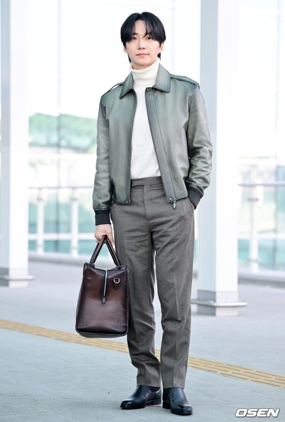 PHOTO】2PM ジュノ、海外スケジュールのためイタリアへ出国 - Kstyle