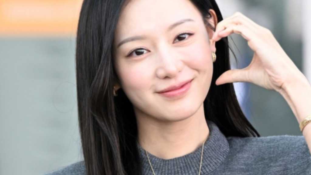 【PHOTO】キム・ジウォン、海外スケジュールのため出国（動画あり）