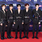 【PHOTO】中国グループUNINE＆チェ・ユファ＆ユン・ジニら「2019 MAMA」レッドカーペットに登場！