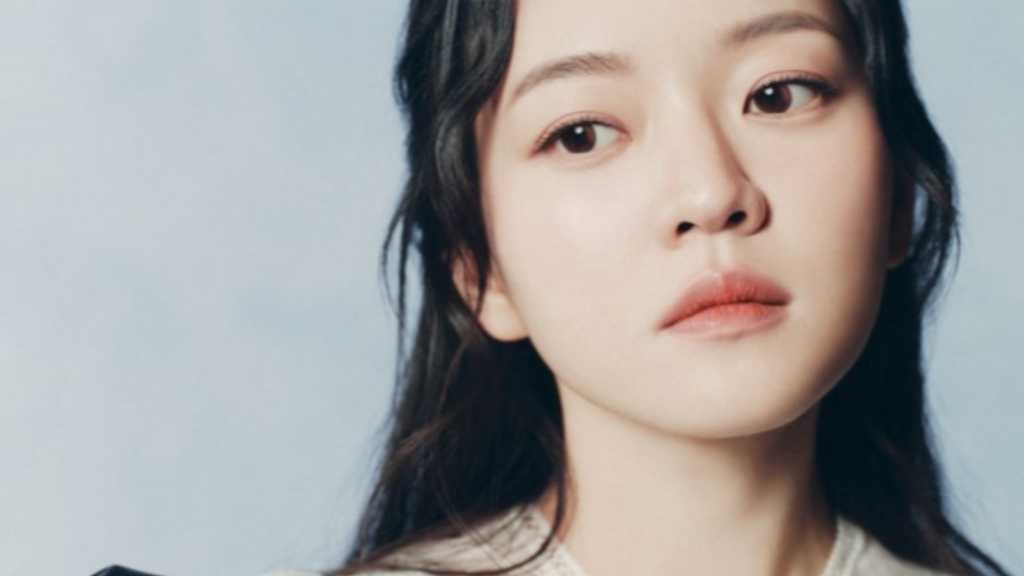 コ・アソン、Netflix映画「パヴァーヌ」でロマンスに初挑戦“愛という感情を軽く扱いたくなかった”