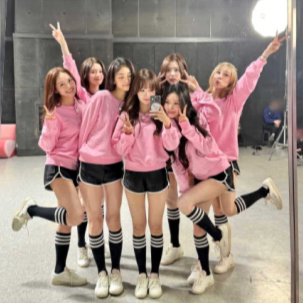 “再結成”I․O․I、10年たっても変わらない姿にファン歓喜…仲睦まじい雰囲気