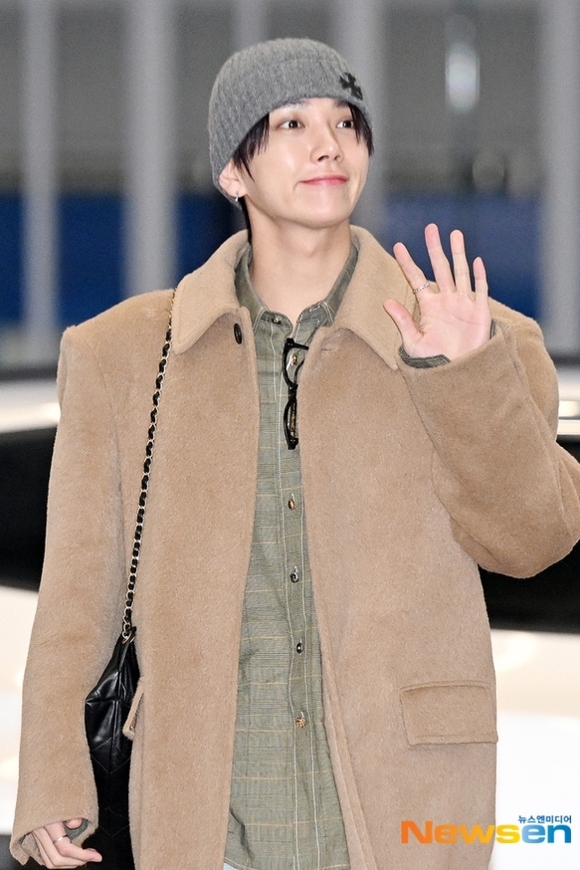 PHOTO】SEVENTEEN ジョシュアからディノまで、ワールドツアーのため