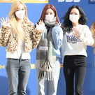 【PHOTO】Apink「2時脱出Cultwo Show」出演のため放送局へ…手を振って挨拶（動画あり）