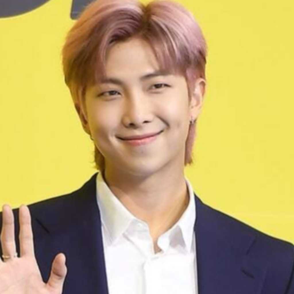 BTSのRM、グループ解散に関する発言を謝罪「ARMYを疲れさせてしまった」