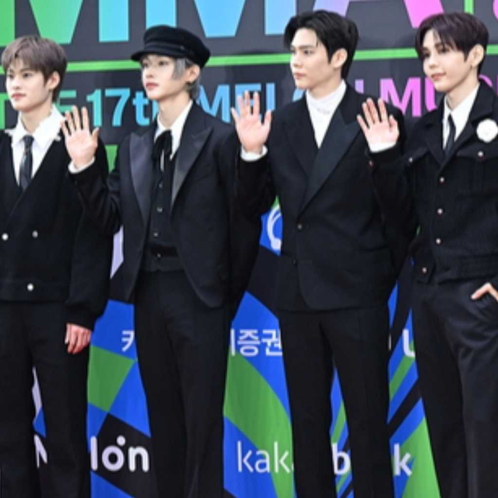 【PHOTO】RIIZE「MMA 2025」レッドカーペットに登場