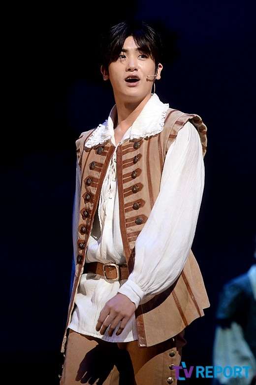 Ze A ヒョンシク 三銃士 と 花郎 を並行 迷惑をかけないように一生懸命に準備している Kstyle