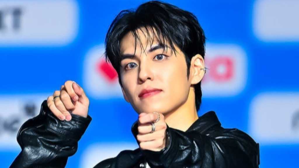 【PHOTO】DAY6 ウォンピル「2026 SBS歌謡大典 Summer」ブルーカーペットに登場